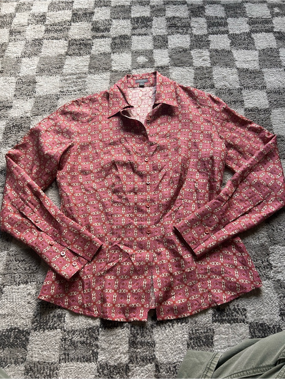 100% Silk Ann Taylor Blouse Small